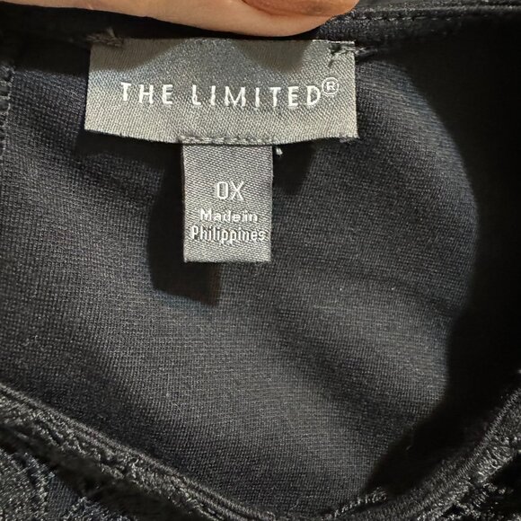 * ❤️THE LIMITED BLACK 3/4 SLEEVE TOP w/NECKLINE DETAIL   OX - Picture 8 of 8